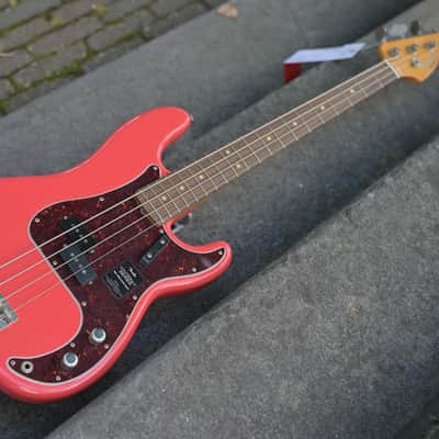 Fender Limited Edition Vintera II Road Worn '60s Precision Bass - Fiesta Red image 7