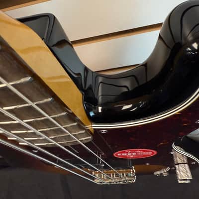 Squier Classic Vibe 60’s Precision Bass, Sunburst - Pre Owned image 4