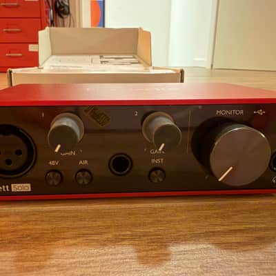 Focusrite Scarlett Solo 3rd Gen USB Audio Interface 2019 - Present - Red / Black image 2