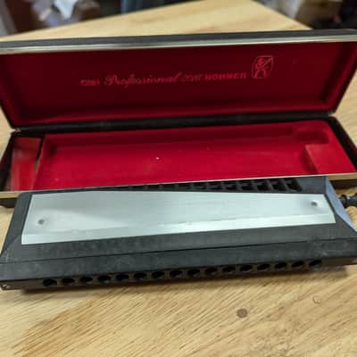 Immagine Vintage Hohner CBH2016 Chromatic Harmonica, Fully Refurbished, Cleaned and Tuned. Made in Germany, includes original case. - 2