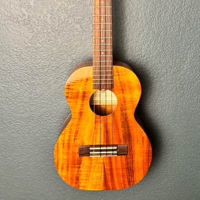 Kamaka HF-3 Standard Tenor Ukulele w/ Original Case image 1