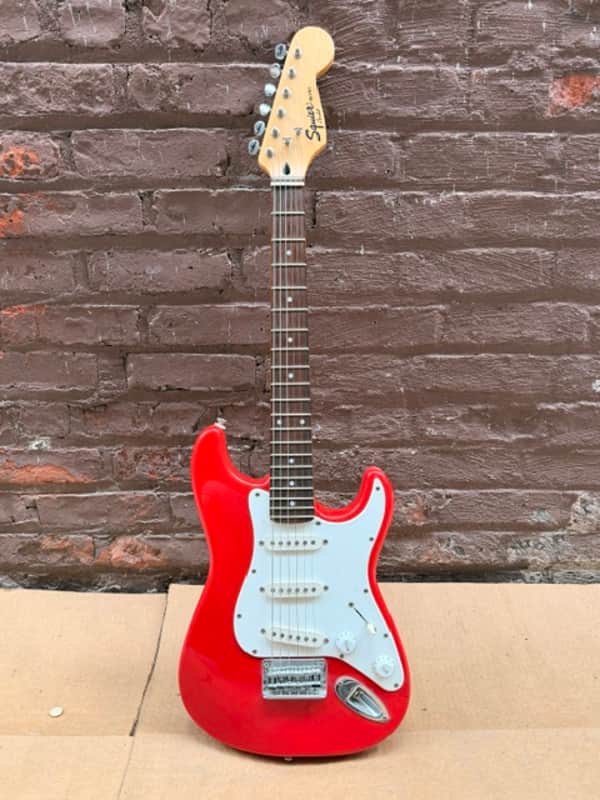 Squier by Fender Mini Stratocaster 3/4-Size Electric Guitar image 1