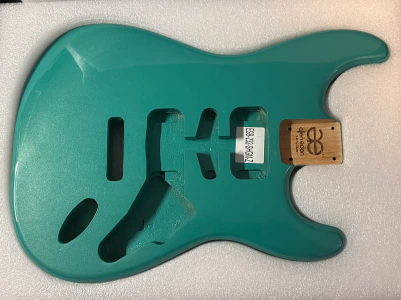 AE Guitars Stratocaster style 2025 - Sherwood Metallic Green image 1