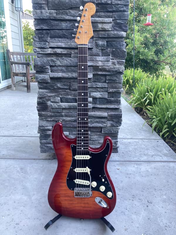 Fender Japan Stratocaster 1994 - Cherry Burst image 1