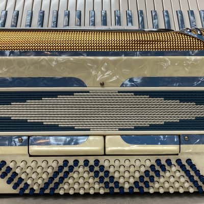CAVALIER 2-REED ACCORDION #CRZC58 image 3