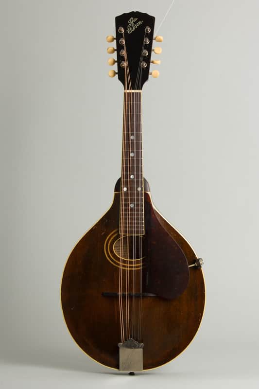 Immagine Gibson  A-2 Carved Top Mandolin (1921), ser. #64513, original black hard shell case. - 1
