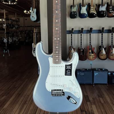 Fender Player Stratocaster - Silver w/Pau Ferro image 3