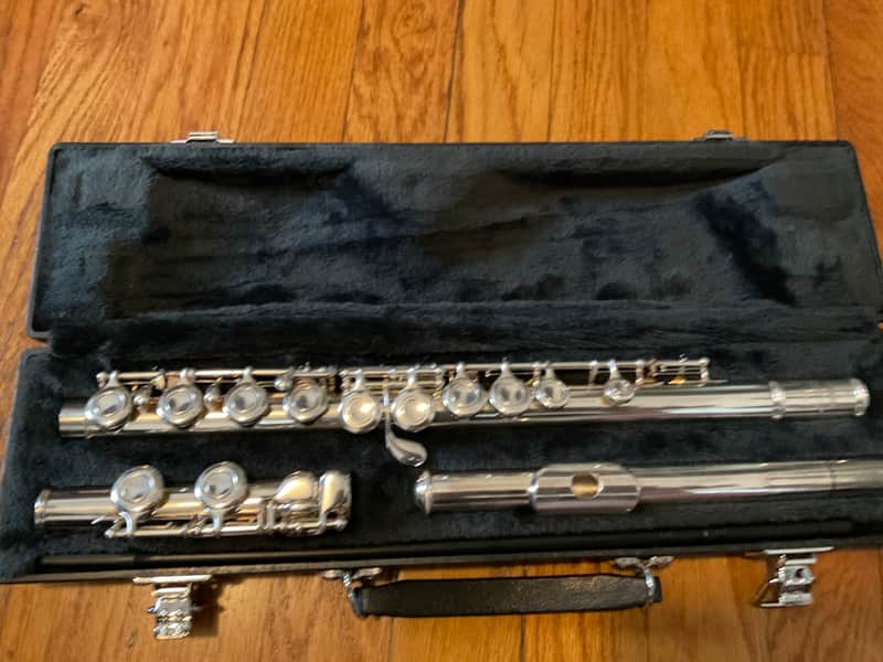 Yamaha 225SII Flute All New Pads, Clean, Adjusted image 1