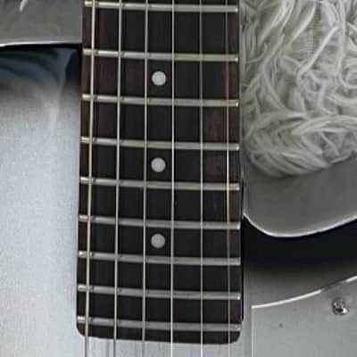 Silvertone 1303 Classic Solid Body Single Cut Electric Guitar, Silverburst -Bstk image 7