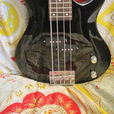 Lyon "Series 4" Bass Guitar by Washburn Black Gloss P-Bass Style image 6