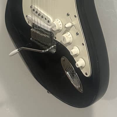 Fender American Series VG Stratocaster with Rosewood Fretboard 03/2007 - Black with hard Fender case image 3