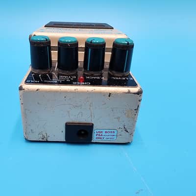 Vintage 80s Boss DD-2 Digital Delay Guitar Effect Pedal Long Chip MIJ Japan Bass image 9