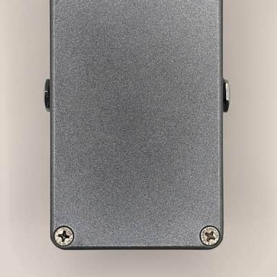 Skreddy 1971 Triangle Fuzz Pedal w/ Box image 2