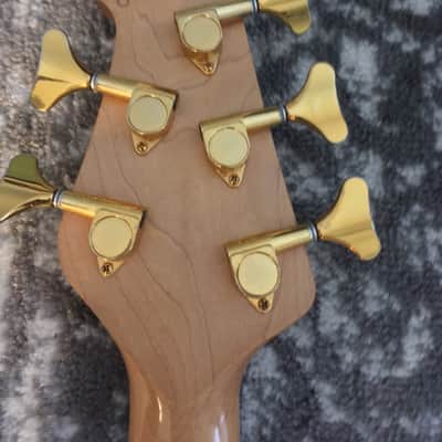 Yamaha BB-G5 5 String Electric Bass High Definition Tiger Amber Burst Top image 6