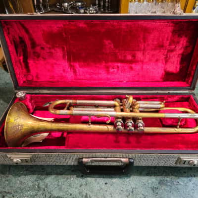 SVintage Soviet Bb Trumpet “Pompovaya Truba” No. 3461 — Moscow Musical Instrument Factory — 1970s — Brass & Silver Finish with Original Velvet Case image 4