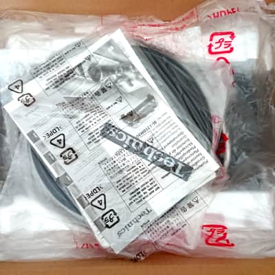 Technics SL-1210M5G (new in the box + 2 original dust covers) - Black image 10