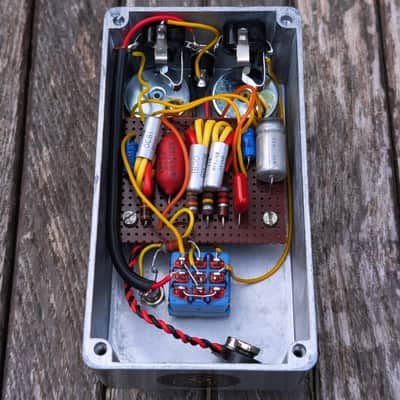 B.G. Harding Supa Twister (Marshall Supa Fuzz clone) 2026 - Silver Hammer image 2