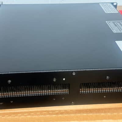 Crown Macro-Tech 2402 2-Channel Power Amplifier image 4