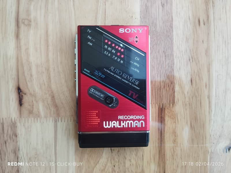 Sony WM F202 1986 - Sony Walkman recorder radio Cassette WM F202 red working image 1