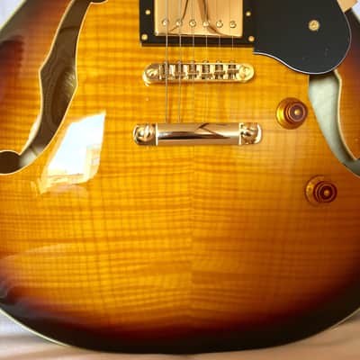 Splendide Guitare électrique Washburn HB35 TS Semi-Acoustique Tobacco Sunburs image 3