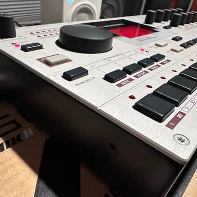 Elektron Machinedrum SPS-1UW+ MKII 2010s - Silver image 5