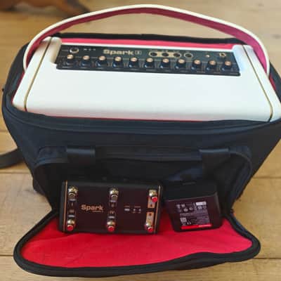 Positive Grid Spark 2 full bundle, battery and control x footswitch included image 2