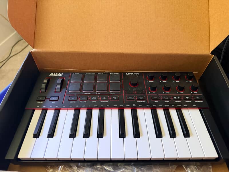 Akai MPK Mini MKII 25-Key MIDI Controller 2014 - Present - Black with Black Keys image 1