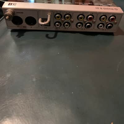 Native Instruments Audio 8 DJ - Silver image 3