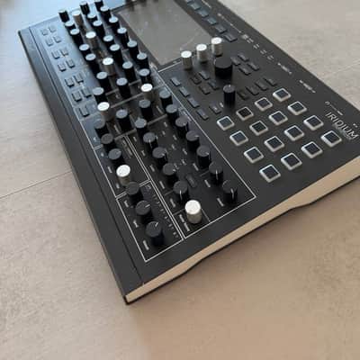Waldorf Iridium Desktop Synthesizer 2020 - Present - Black image 2