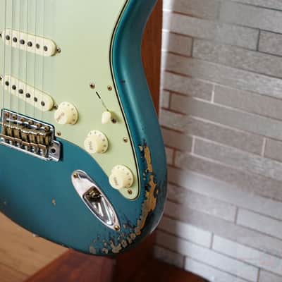 Fender Custom Shop 2025 61' Stratocaster Heavy Relic - Aged Ocean Turqouise over 3-Color Sunburst image 7