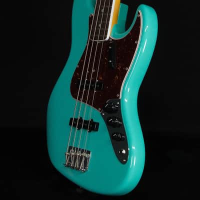 Fender American Vintage II 1966 Jazz Bass, Rosewood FB, Sea Foam Green - Demo image 2