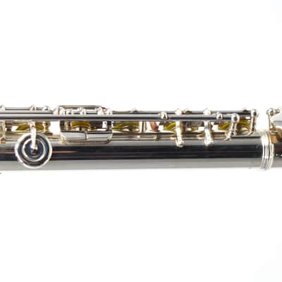 Yamaha Model YFL-462H Intermediate Flute SN K34319 EXCELLENT image 13