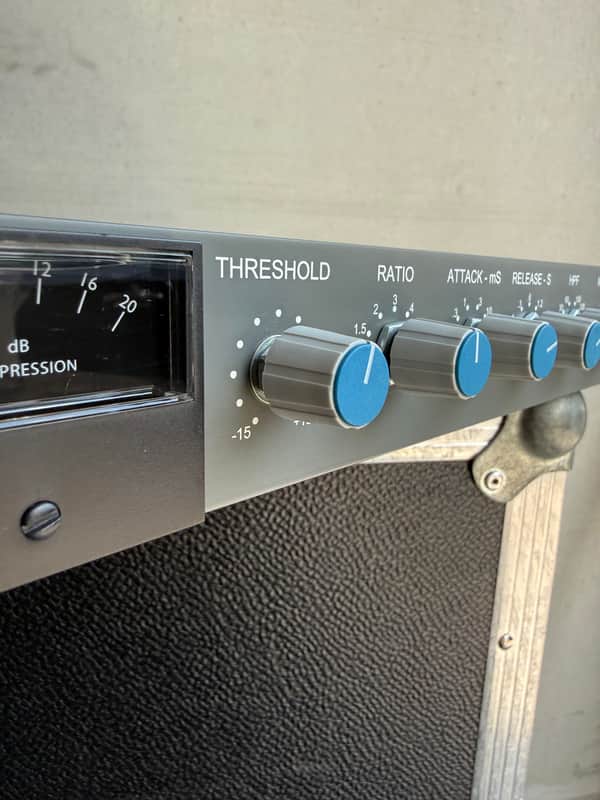Stam Audio SA-4000 MK2 Rackmount VCA Bus Compressor image 1