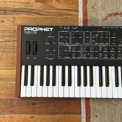 Sequential Prophet Rev2 - 16 Voice image 2