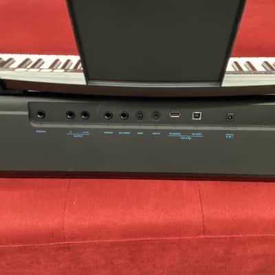 Yamaha PSR-E473 61 Key Portable Keyboard image 9