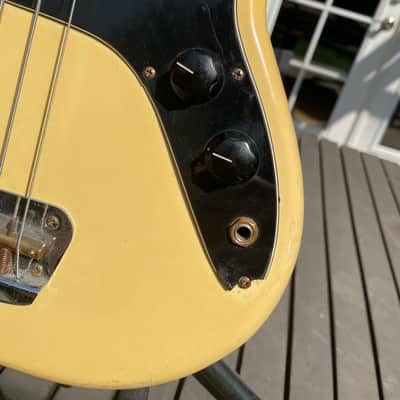 Fender Musicmaster Bass 1972 - 1979 - Olympic White image 8