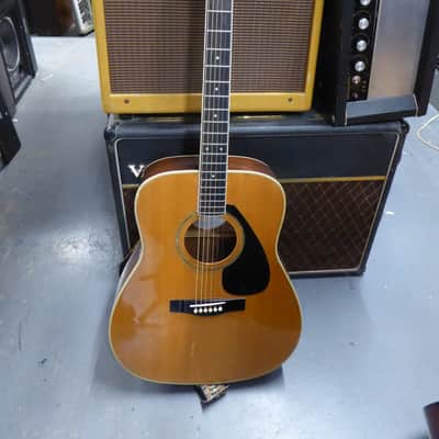 YAMAHA FG420A acoustic guitars