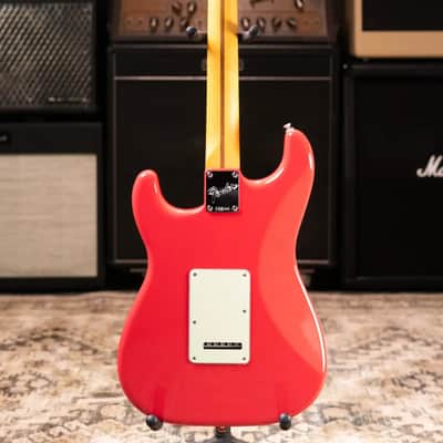 Fender American Professional Classic Stratocaster Electric Guitar - Faded Dakota Red with Gig Bag image 7