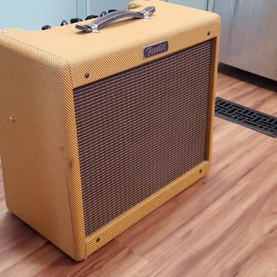 Fender Blues Junior Lacquered Tweed 15-Watt 1x12" Guitar Combo 2016 - Present - Lacquered Tweed image 2