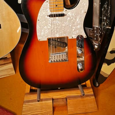 Fender American Standard Telecaster with Maple Fretboard 1998 3 Color Sunburst image 19