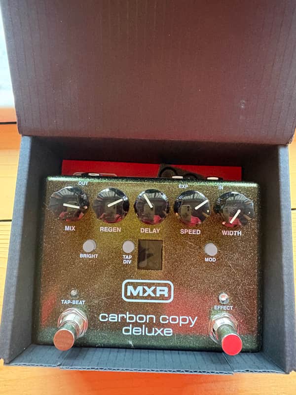 MXR M292 Carbon Copy Deluxe Analog Delay 2017 - Present - Green image 1