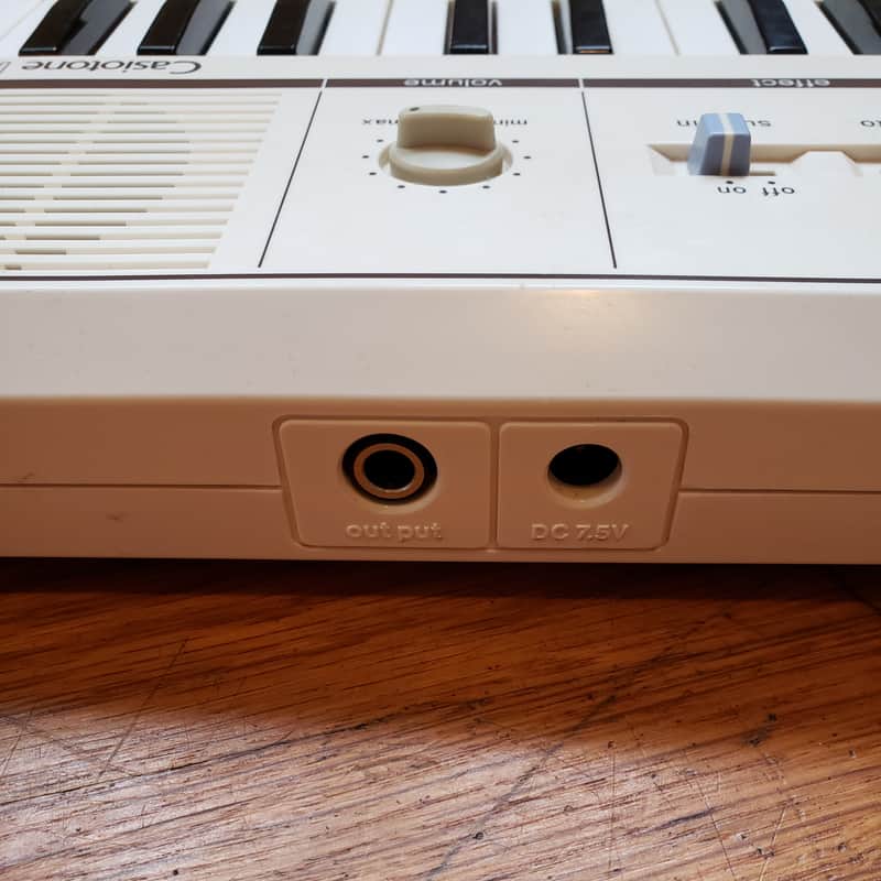 RARE Vintage Casio Casiotone MT-11 1980s Analog Synthesizer