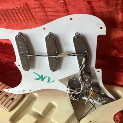 FENDER STRATOCASTER 1974-75 WHITE SUPER CLEAN ALL ORIGINAL EXAMPLE image 16