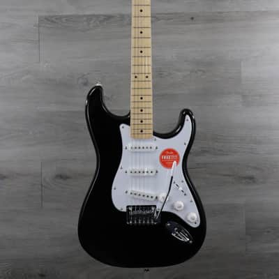 Squier Affinity Series Stratocaster with Maple Fretboard Black image 2