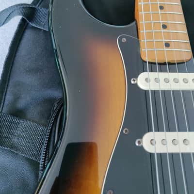 2006 Fender Classic Series '50s Stratocaster 2-Color Sunburst w/GIGBAG image 15