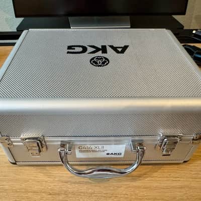 AKG C414 XLII Large-Diaphragm Condenser Microphone – Complete with Case, Shock Mount & Accessories image 3
