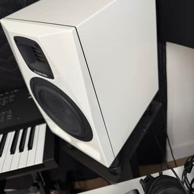 ADAM Audio A7X Active Nearfield Monitors (Pair) 2025 - White image 3