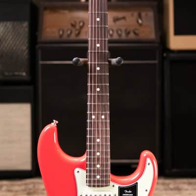 Fender American Professional Classic Stratocaster Electric Guitar - Faded Dakota Red with Gig Bag image 4