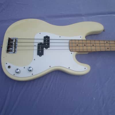 Fender Squier Precision Bass with Maple board 1995 Arctic White Korea image 2