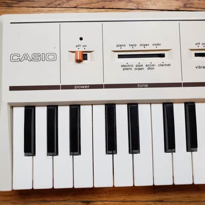 RARE Vintage Casio Casiotone MT-11 1980s Analog Synthesizer